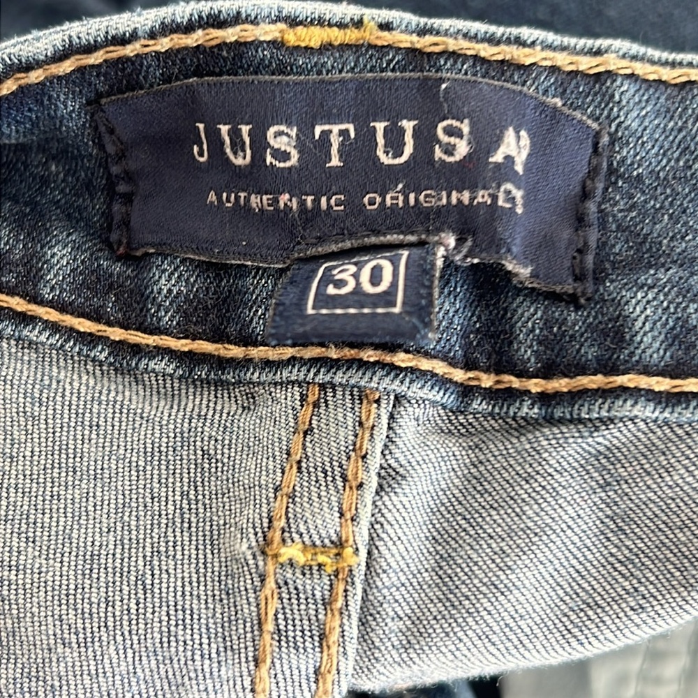 Just USA Women's Distressed Cropped Blue Jeans with Rips Size 30 - Picture 8 of 9